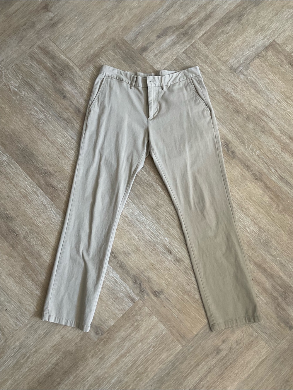 Old Navy Men's Khaki Chino Pants in Light Tan